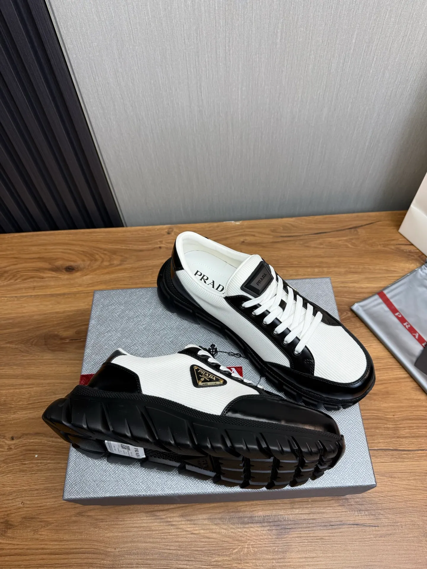 Men's shoes 💰580💰 [PRADA] Popular men's shoes shipped 👏Official website synchronization ⬆️Original cowhide fabric + cowhide lining, 1⃣️:1⃣️reproduction, original sole, 38-45 (45. Customized, non-refundable)